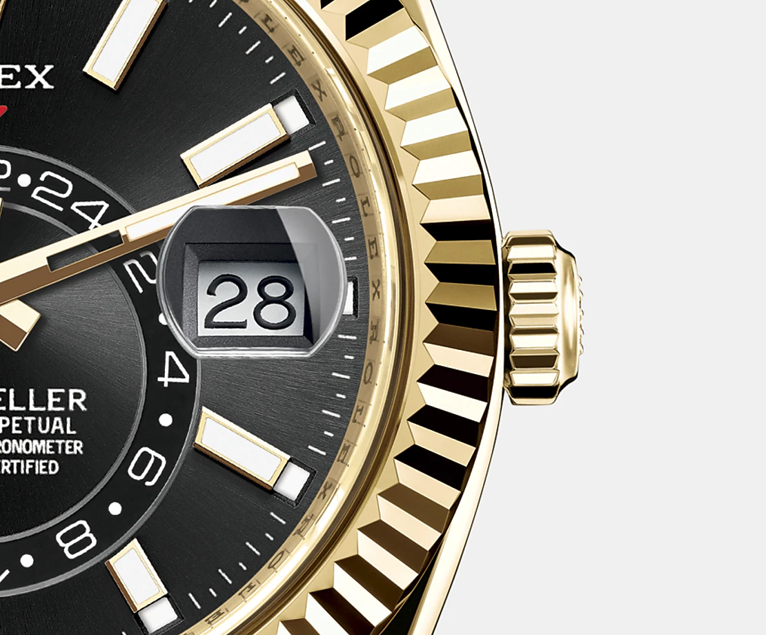 Sky-Dweller 40,8mm, 18k Yellow Gold, Oysterflex, Ref# 326238-0009