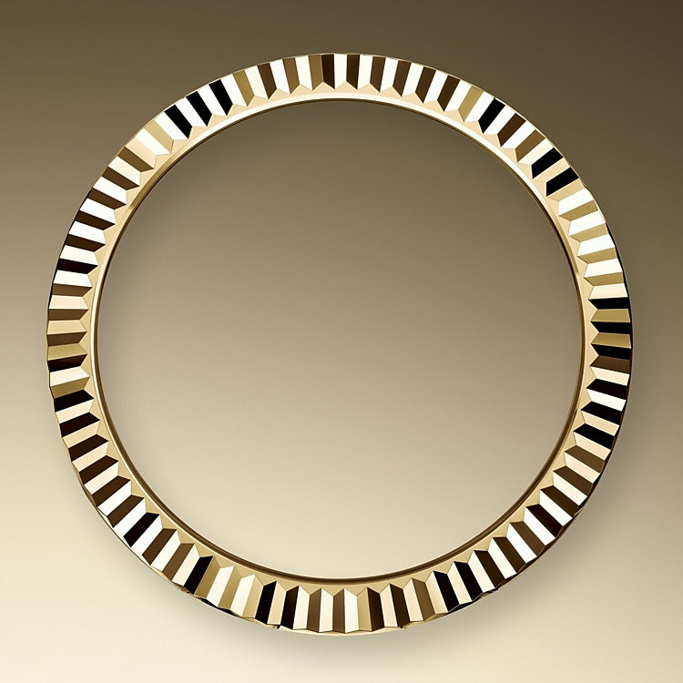 Sky-Dweller 40,8mm, 18k Yellow Gold, Oysterflex, Ref# 326238-0009