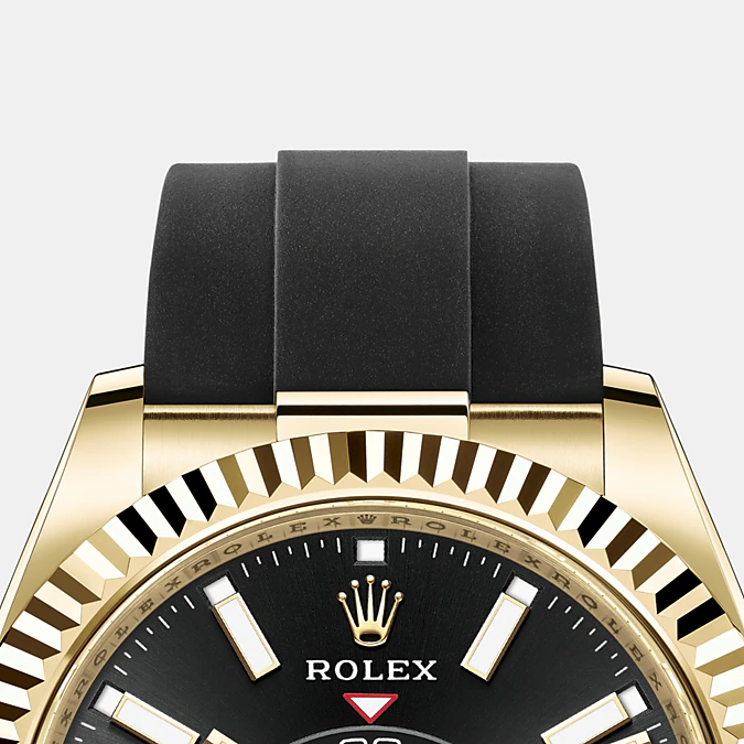Sky-Dweller 40,8mm, 18k Yellow Gold, Oysterflex, Ref# 326238-0009